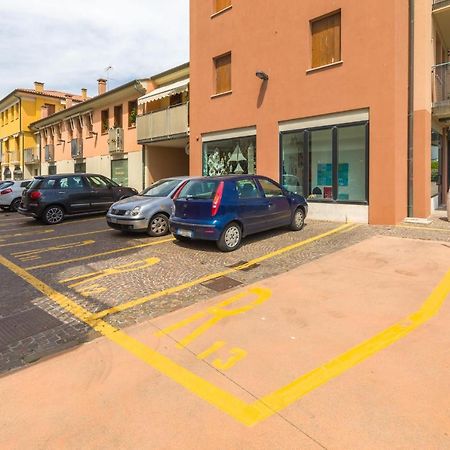 Appartamento In Posizione Centrale Con Vista Mare E Parcheggio Caorle Exterior photo